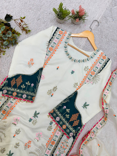 Star silk kaftan set fabric and print detail